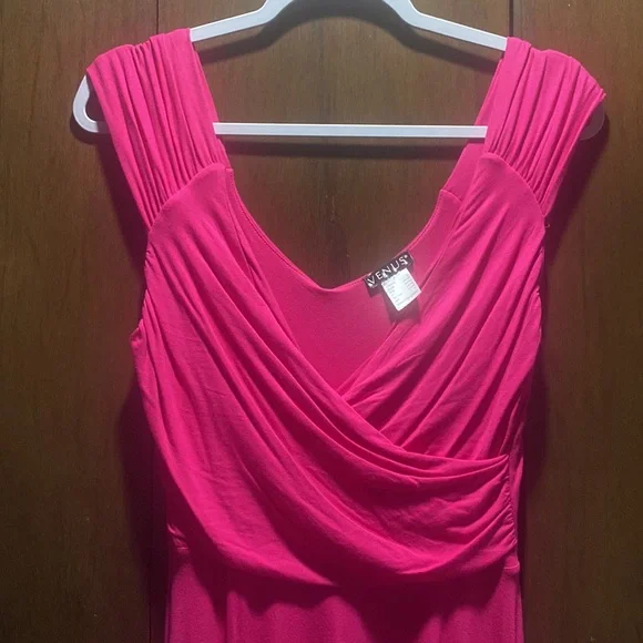 Pink knee length summer dress - Picture 3 of 3